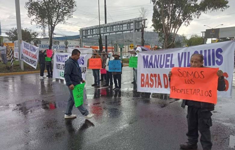 Ejidatarios bloquean avenida López Mateos, exigen liberación de un predio ejidal