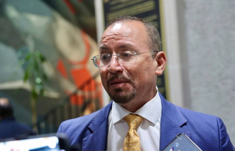 Critica Omar Ortega recorte del ciclo escolar y exige priorizar la educación sobre el Mundial 2026