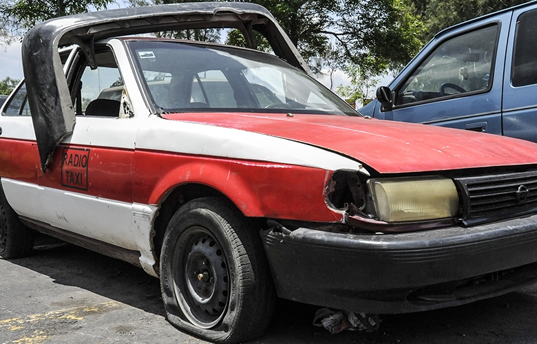 Retiran de vía pública autos abandonados