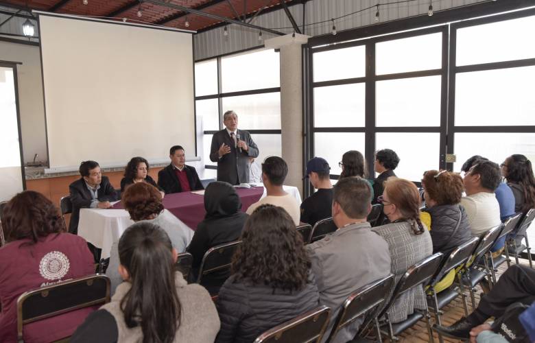 Urgen estrategias para abatir pobreza y rezago educativo: Abraham Saroné