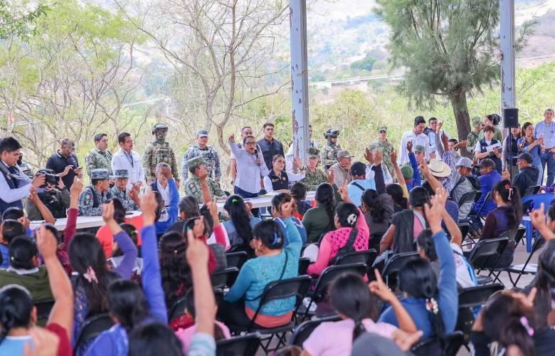 Inician retorno seguro de familias desplazadas a comunidades de Chilapa, Guerrero