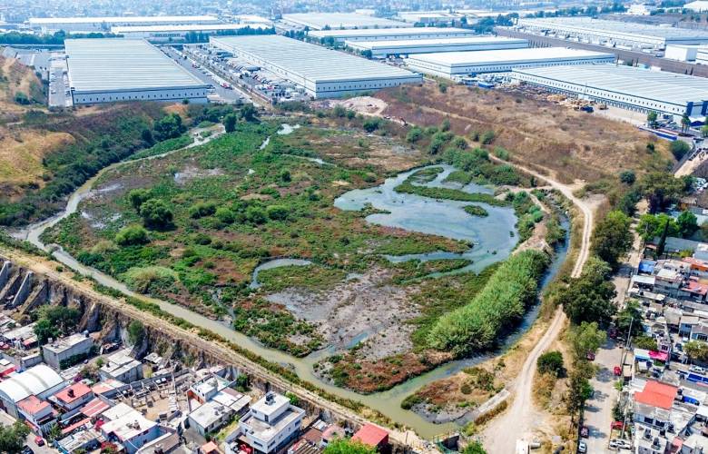 Inicia Edoméx desazolve en la Presa El Ángulo para prevenir inundaciones