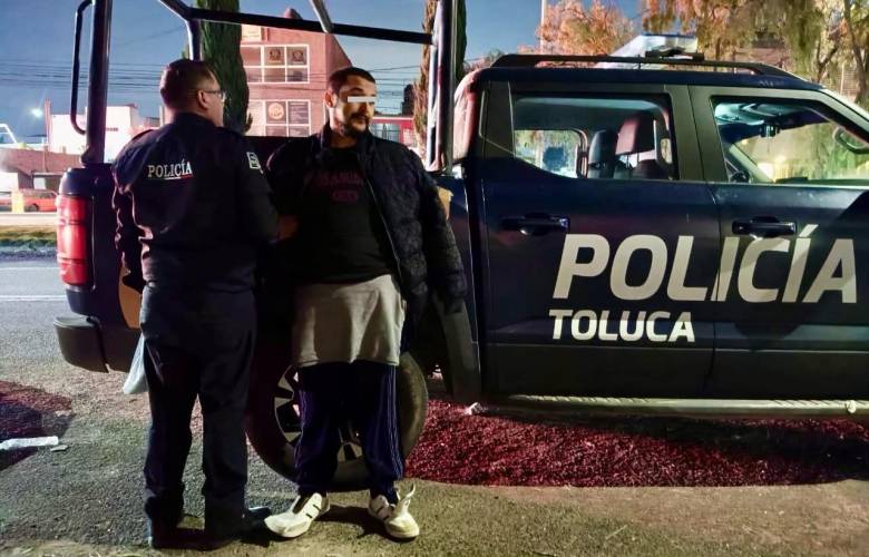 Detienen a una persona que causó destrozos en el panteón Santa Julia de Toluca