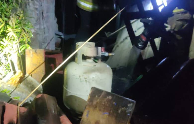 Incendio y explosión en Metepec: respuesta rápida de los cuerpos de emergencia.