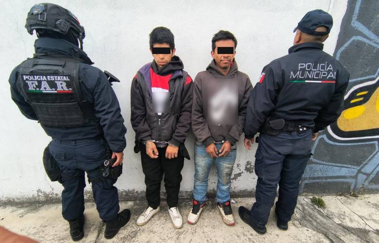 Detienen en Jilotepec a dos presuntos responsables de robo de vehículo con violencia