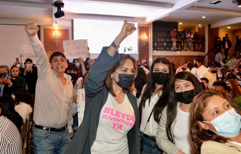 Presenta Ana Lilia Herrera proyecto para laJuventud