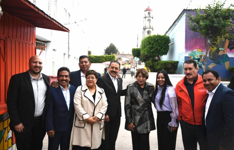  En la primera semana de clases, SMSEM respalda a sus maestros con presencia en los principales actos oficiales