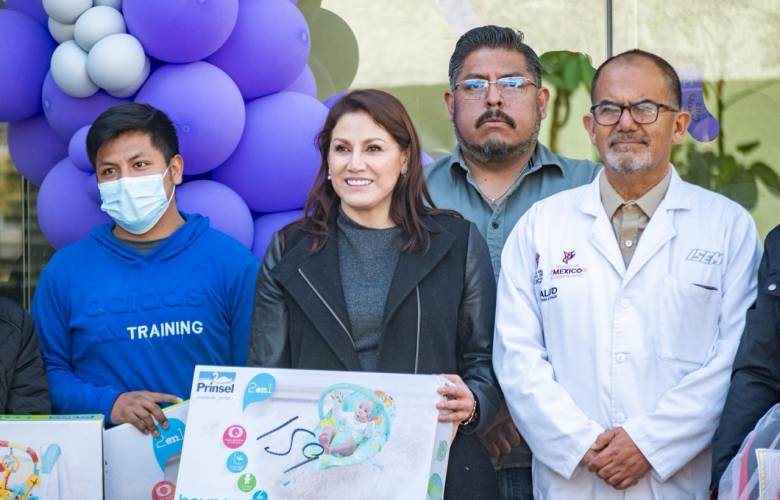 Acompaña DIF Toluca a familia de quintillizos tras su registro oficial