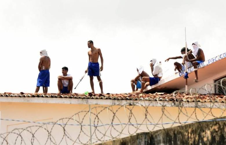 Motín en cárcel de brasil deja 52 muertos (video)