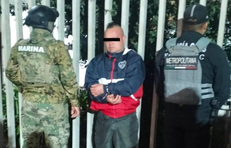 Policía de Ecatepec detiene a sujeto por lesionar a dos personas con machete