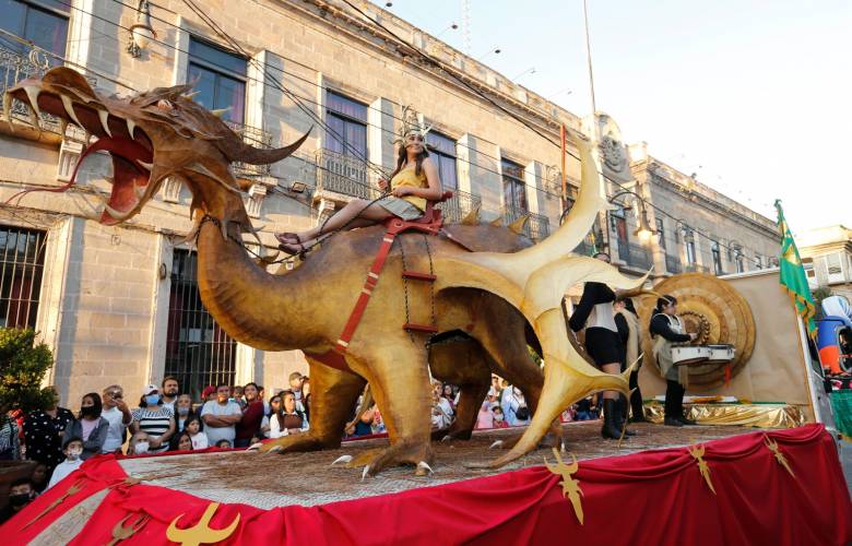 Plantel de Tenancingo de la UAEMéx gana primer y segundo lugar en Carnaval Tenancingo 2023