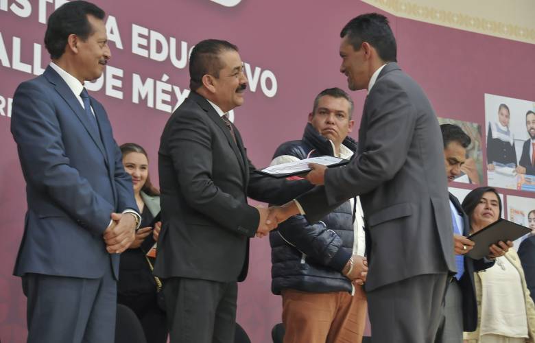 Entrega más de 13 mil plazas para docentes y administrativos del sector educativo mexiquense