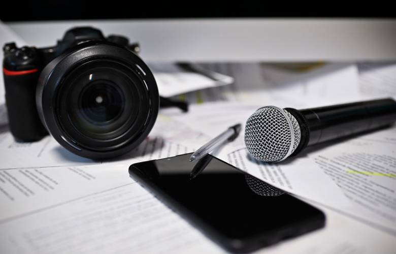 Abonan Legislativo y Ejecutivo a garantizar la libertad de expresión