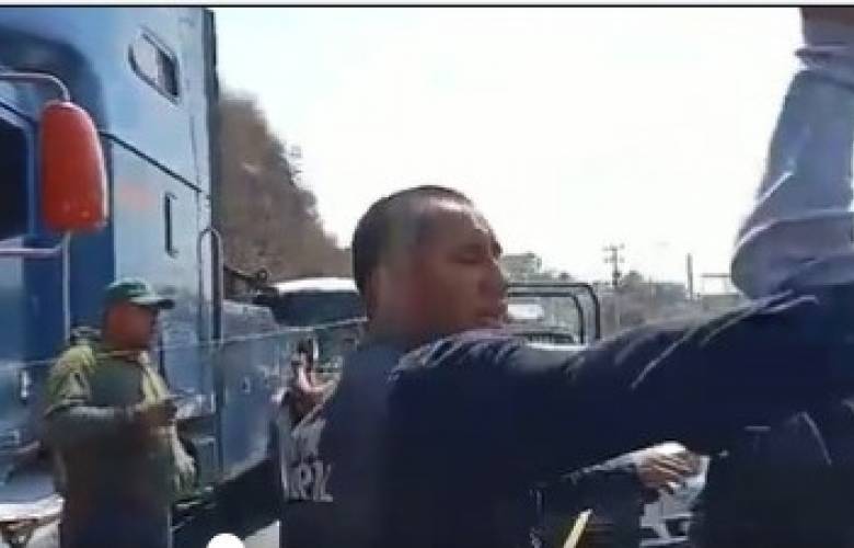 Agresión de policía de Naucalpan contra periodistas
