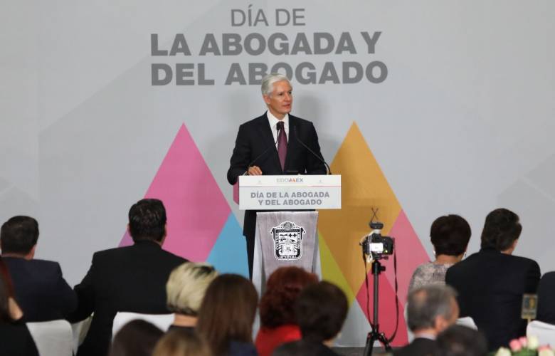 Festejan día del abogado en metepec