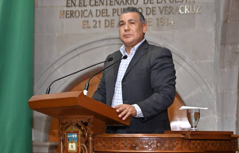 Propone Octavio Martínez regular malos olores para combatir contaminación