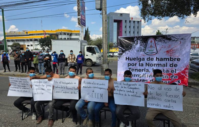 Nuevamente estudiantes de Tenería se manifiestan en SEIEM, exigen recursos para alimentos