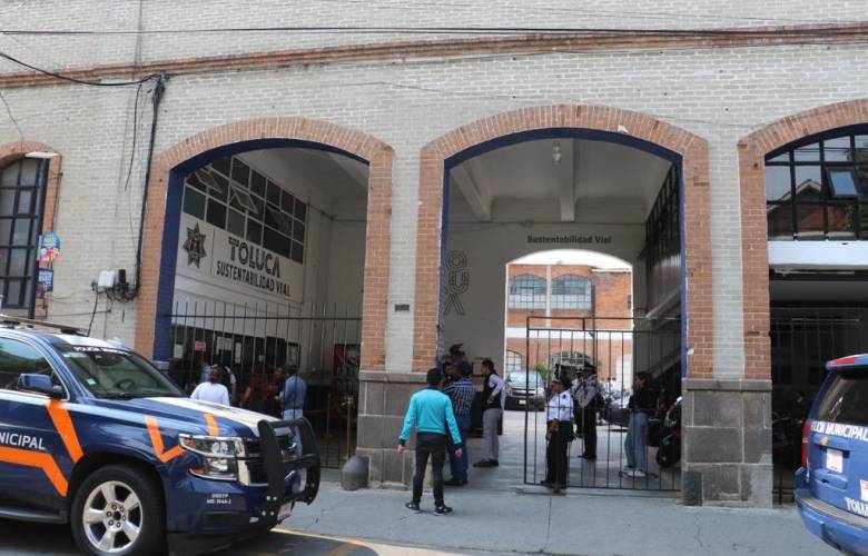 Informa Toluca proceso para liberación de placas vehiculares vencidas 