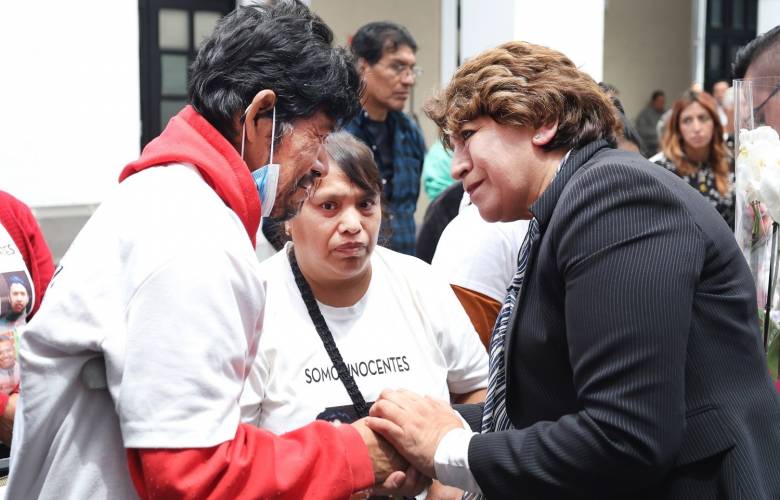 Libera Delfina Gómez a presos inocentes en el Estado de México; colectivo retira plantón frente a Palacio de Gobierno