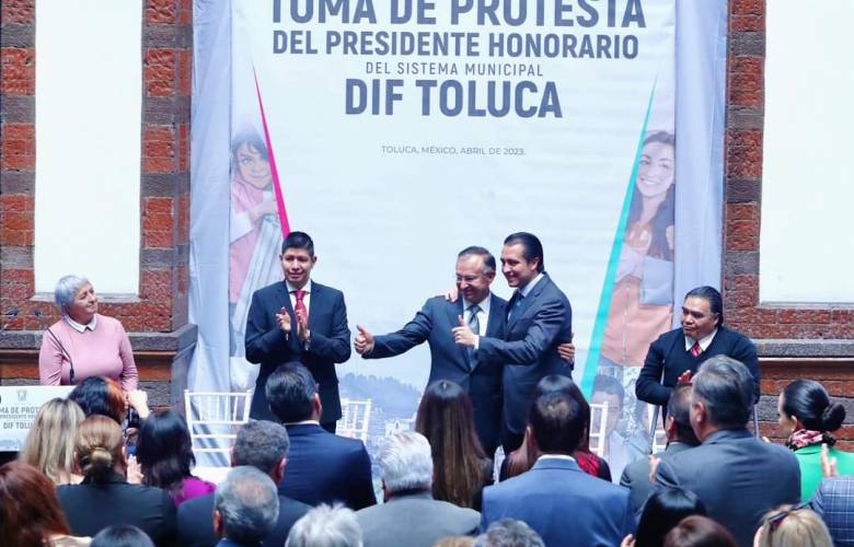 Rinde protesta nuevo presidente honorario del sistema municipal de Toluca 
