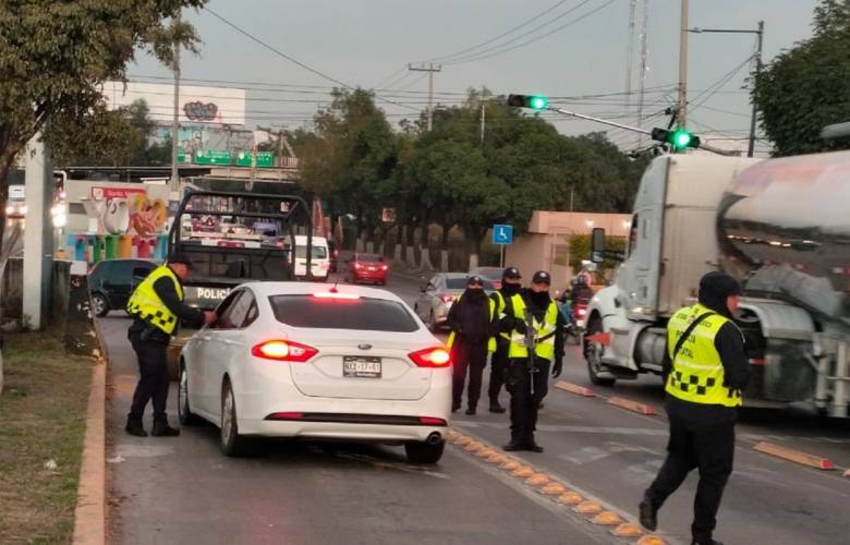 Frenan con operativos invasión al carril confinado del Mexibús