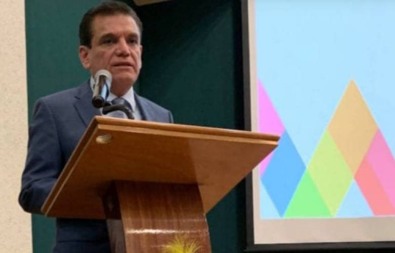 Deslindan al IMSS por vacunas aplicadas a familiares de médico del ISEM 