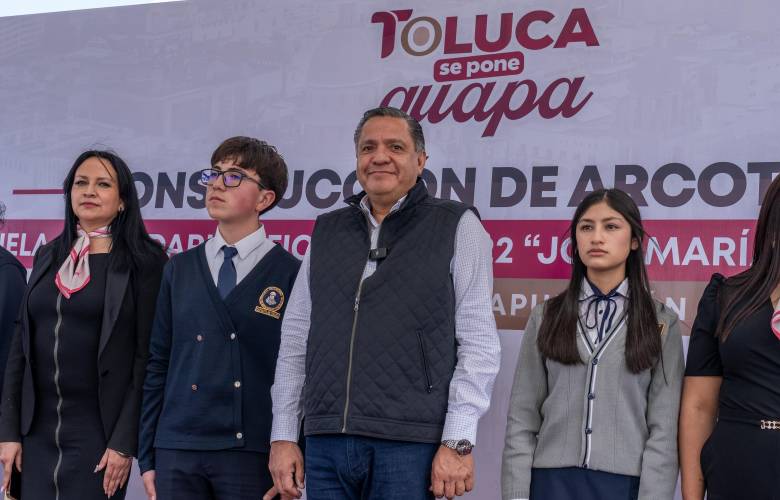 Mejora Ricardo Moreno infraestructura escolar en Capultitlán con nuevo arcotecho en escuela secundaria
