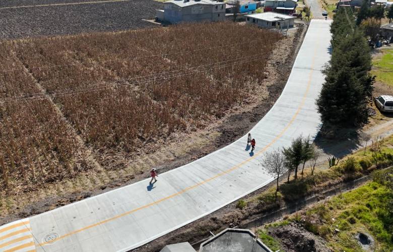 Entrega Adolfo Solis más de 1.2 km de encementados en tres comunidades de Almoloya de Juárez