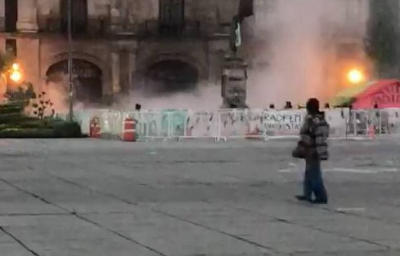 Grupo Radical Indómitas quemaron la fachada de Legislatura local