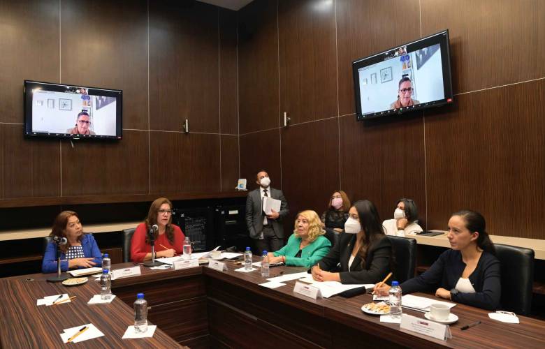 Perfilan reformas para garantizar la paridad de género en autoridades auxiliares