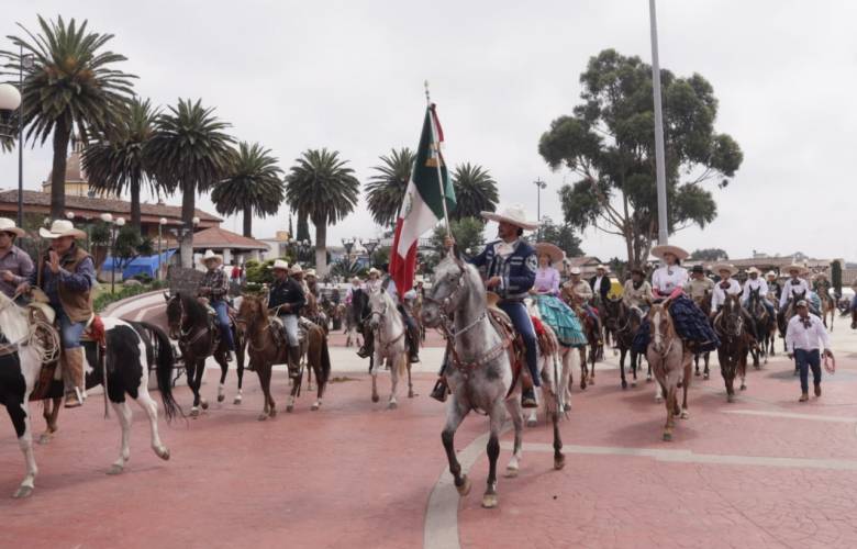Temoaya empieza sus fiestas patrias con la 125 Cabalgata de la Independencia