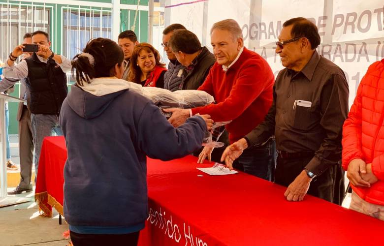 Entregan apoyos a 130 familias de ixtapaluca 