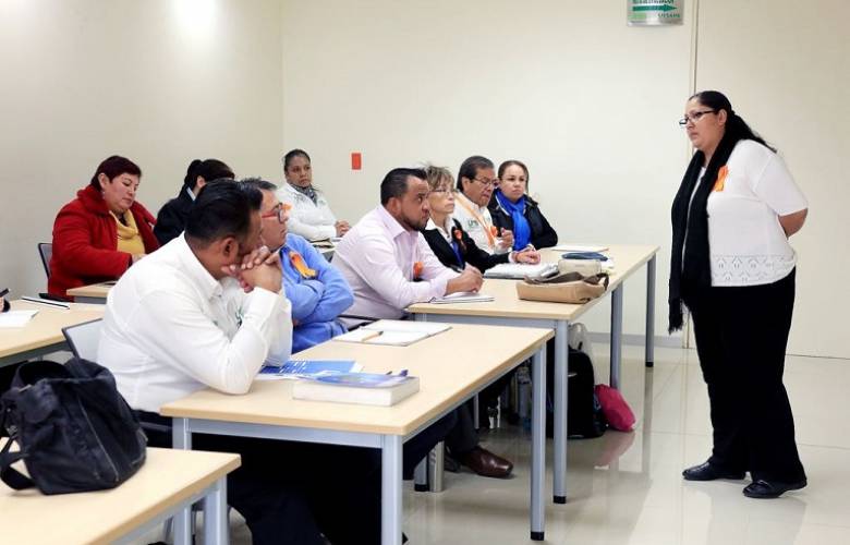 Destacan docentes mexiquenses en evaluación de desempeño