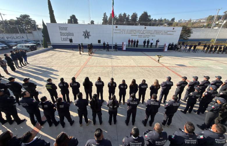 Realiza Academia de Policía de Toluca incineración y abanderamiento oficial