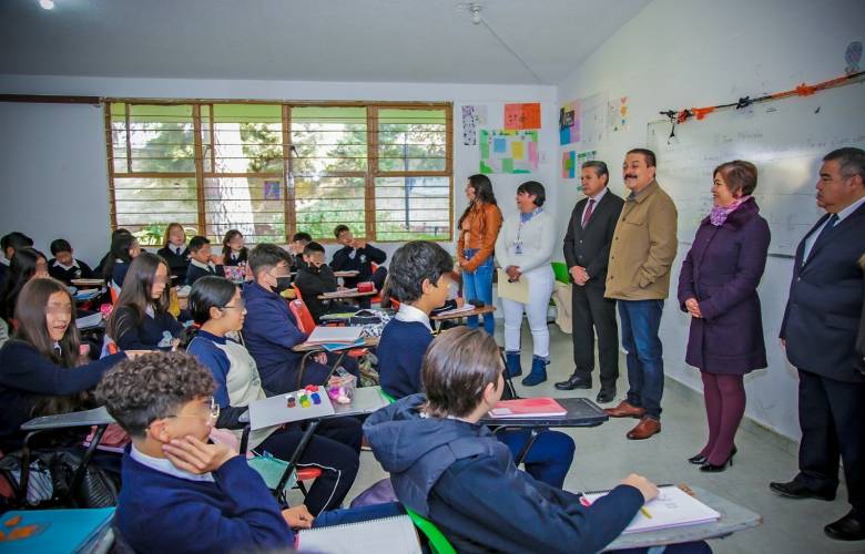 Incrementa Gobierno de Delfina Gómez el número de estudiantes que concluyeron sus estudios de secundaria en 2025 en el EdoMéx 