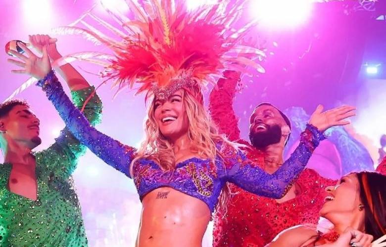Hace historia Karol G como headliner en Coachella 2026 con show lleno de orgullo latino