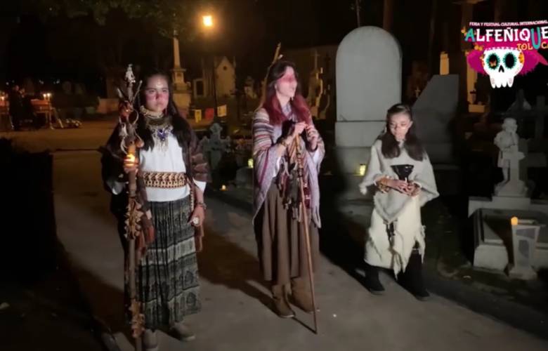 Se llena de vida el panteón de la soledad con recorridos nocturnos