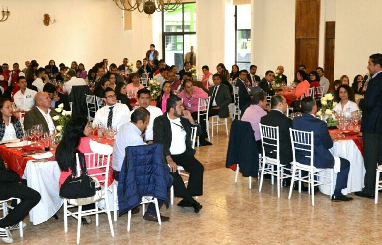 Reconocen labor de abogados en su día