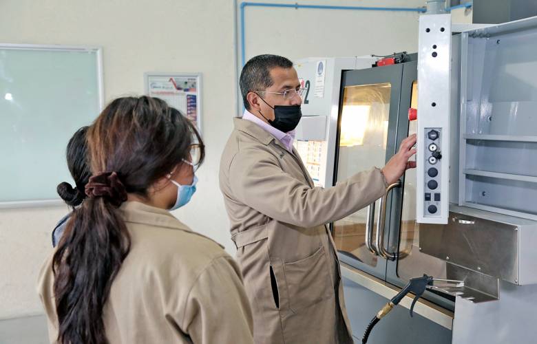 Suscribe ISCEEM de profesionalización docente e investigación científica con la UTVT 