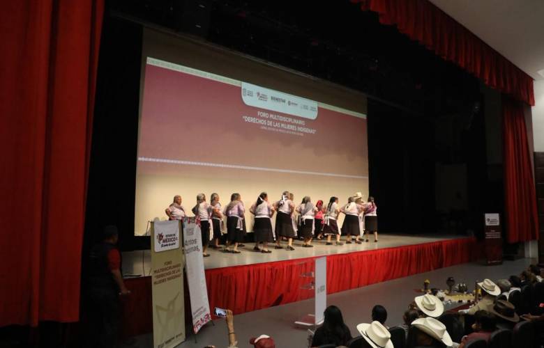 Destaca Temoaya con muestra cultural en foro sobre derechos de las mujeres indígenas