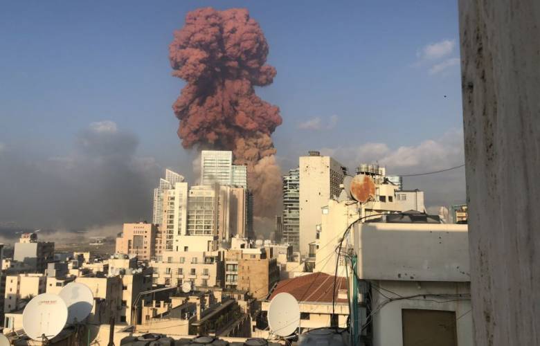 Reportan doble explosión masiva en beirut, líbano (video)
