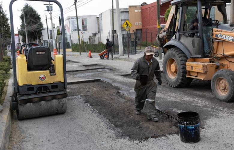 Mantiene Toluca programa histórico de bacheo y obras durante periodo vacacional