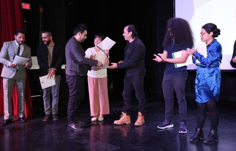 Premian a ganadores de concurso “A Pantalla Abierta”