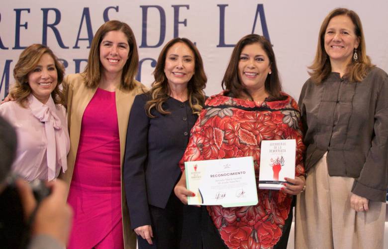 Reafirma Cristina Ruiz vigencia de la lucha de las mujeres en la vida pública