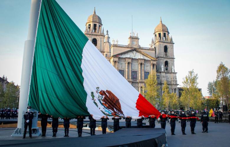 Reestrenan con ceremonia cívica la Plaza de los mártires de la ciudad de Toluca