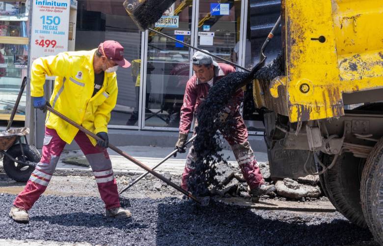 Intensifican trabajo de bacheo en Toluca