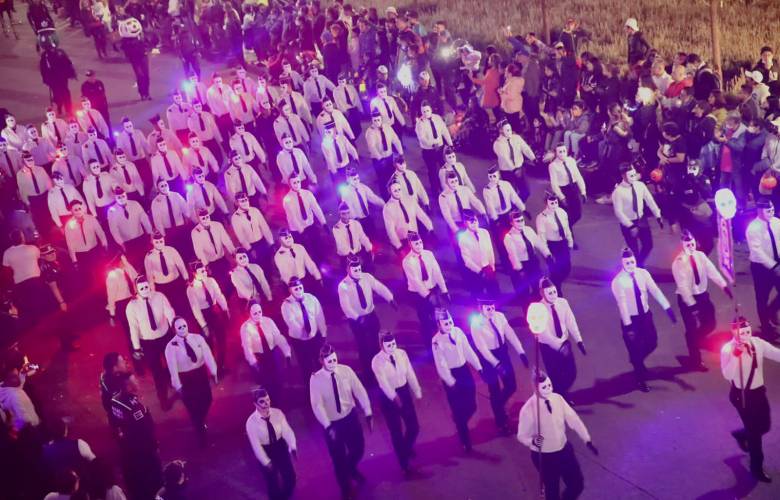 Supera expectativas el desfile Catrineando 2022 en el cual participaron más de 20 mil Catrines que llenaron de vida las calles de Toluca 