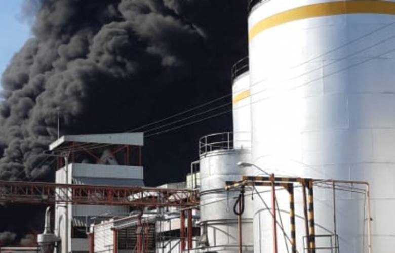 Se registra mega incendio en fábricas de michoacán (en vivo)