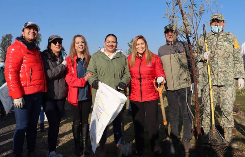 Limpia Gobierno del Estado de México humedal de San Mateo Atenco y recolecta más de cuatro toneladas de residuos sólidos