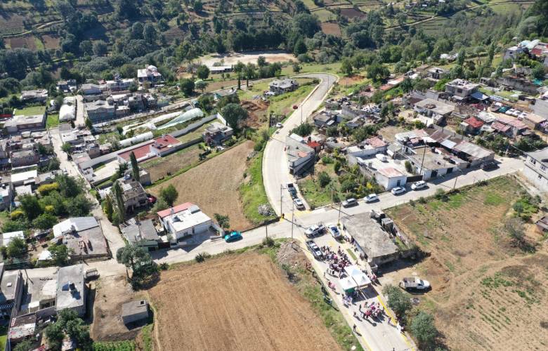 Entrega Berenice Carrillo obra de pavimentación en Laurel Segunda Sección, Temoaya | #OscarGlenn